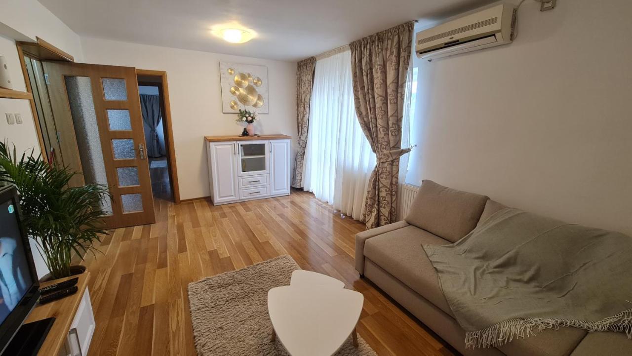 Vs Central Apartment Otopeni Kültér fotó
